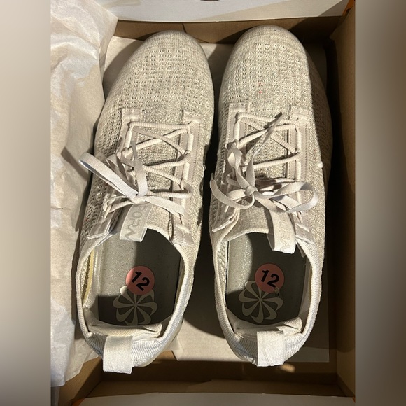 Nike vapormax (new) - Picture 2 of 3